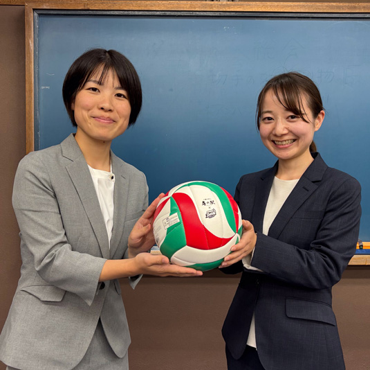 バレーボールを寄贈